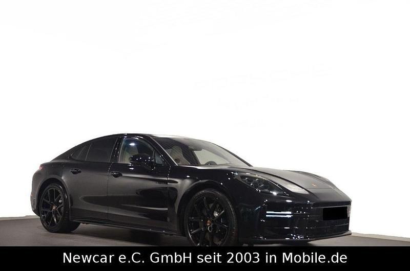 Tiefschwarzmetallic (2t) Gebraucht 2025 Porsche Panamera 4S Limousine | 184.440 € - Bild 1/4