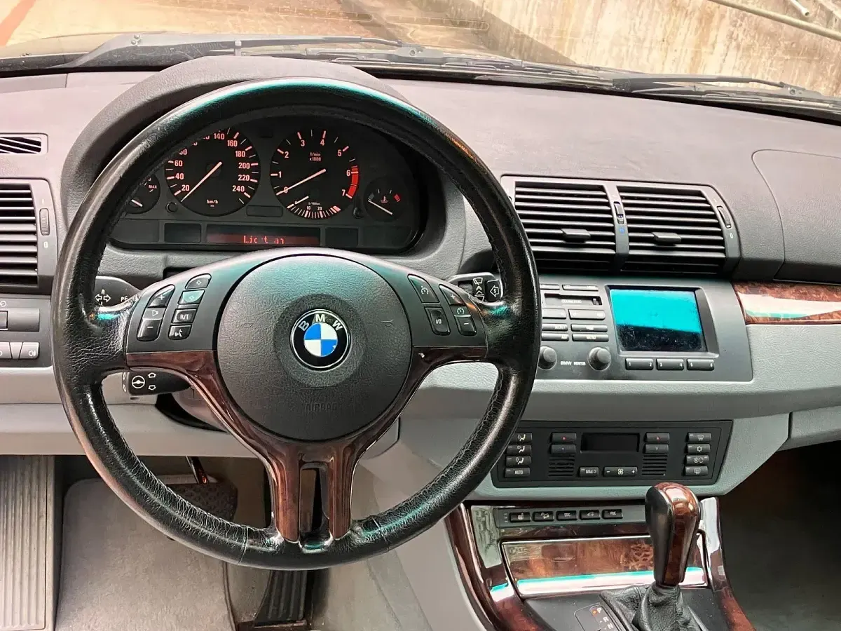 Gebraucht BMW X5 Sport Line 286 PS (210 kW) 2001 Schwarz SUV