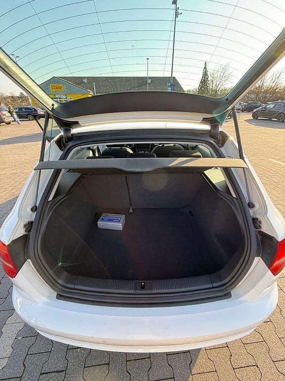 Gebraucht Audi A3 Ambiente 125 PS (91 kW) 2009 Weiß Kleinwagen