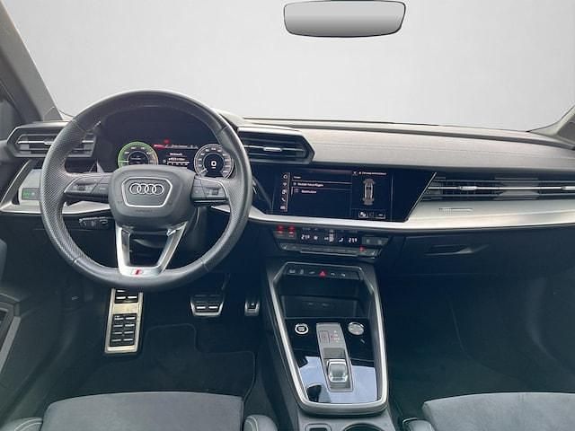 Gebraucht Audi A3 Sportback e-tron Ambiente 245 PS (180 kW) 2022 Daytonagrau perleffekt (metallic) Kleinwagen
