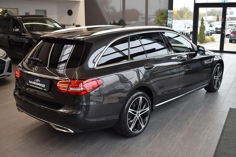 Gebraucht Mercedes C300e Avantgarde 306 PS (225 kW) 2020 Grau Limousine