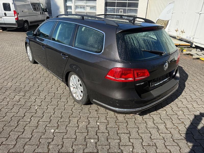 Gebraucht VW Passat 163 PS (119 kW) 2012 Braun Limousine