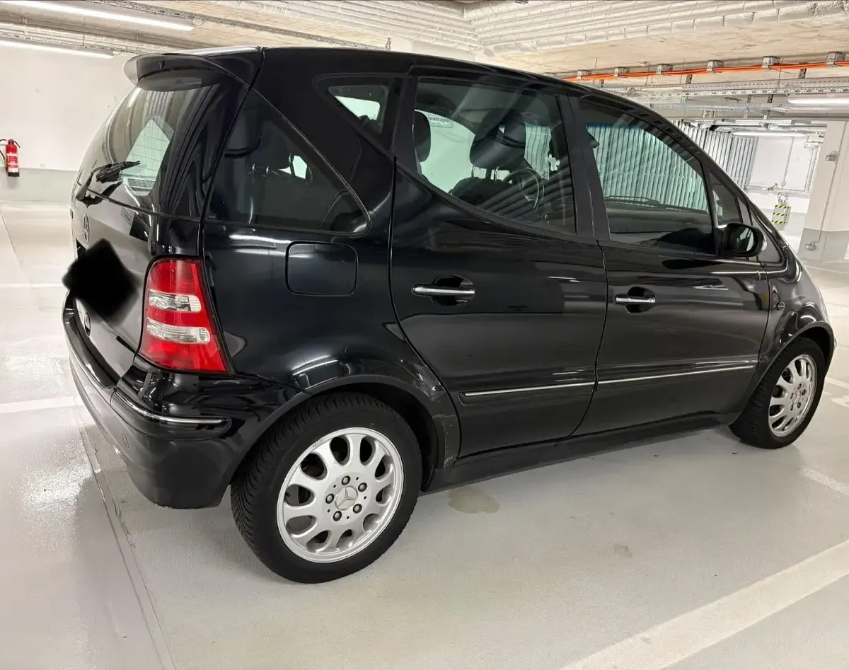 Gebraucht Mercedes A160 Elegance 102 PS (75 kW) 2003 Schwarz Kleinwagen