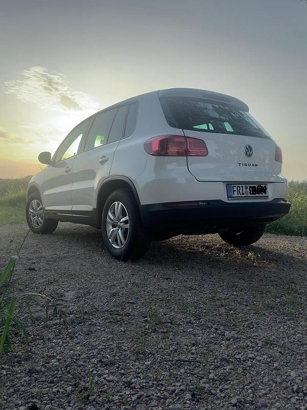 Weiß Gebraucht 2012 VW Tiguan SUV | 6.500 € (Superpreis) - Bild 1/4