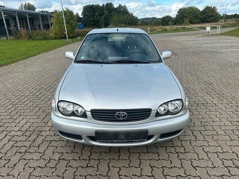 Silber Gebraucht 2000 Toyota Corolla Limousine | 1.200 € (Guter Preis) - Bild 1/4