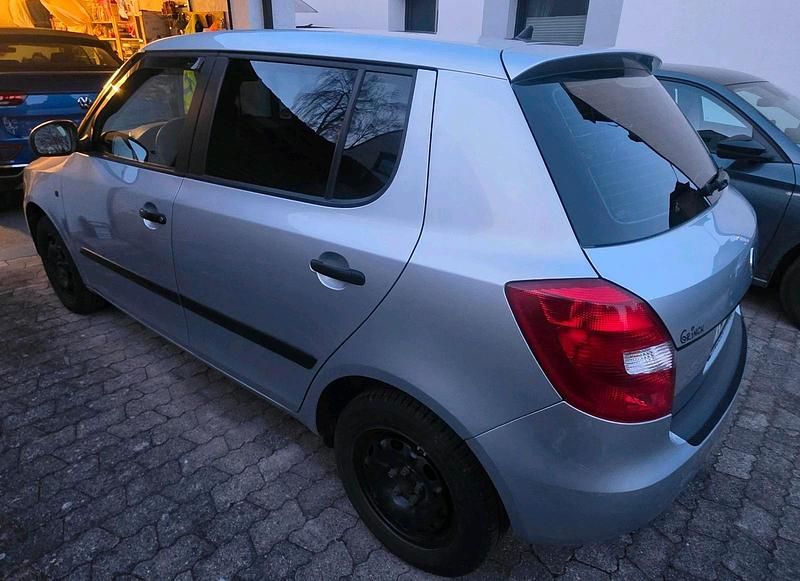 Gebraucht Skoda Fabia 86 PS (63 kW) 2011 Silber Limousine