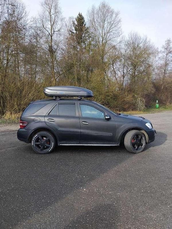 Gebraucht Mercedes ML320 224 PS (164 kW) 2007 Grau SUV