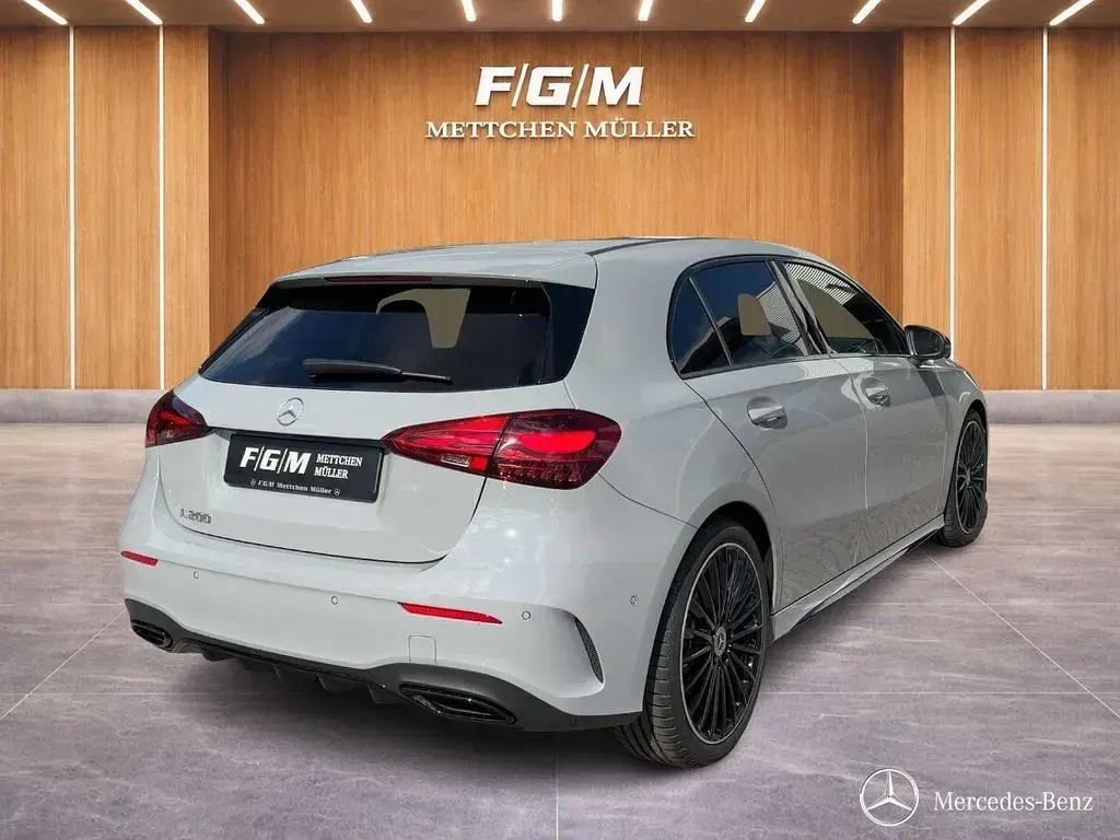 Gebraucht Mercedes A200 AMG 163 PS (119 kW) 2026 Manufaktur alpingrau uni Limousine