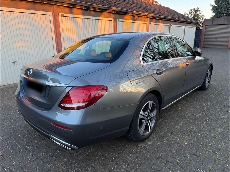 Gebraucht Mercedes E200 Avantgarde 184 PS (135 kW) 2018 Grau Limousine