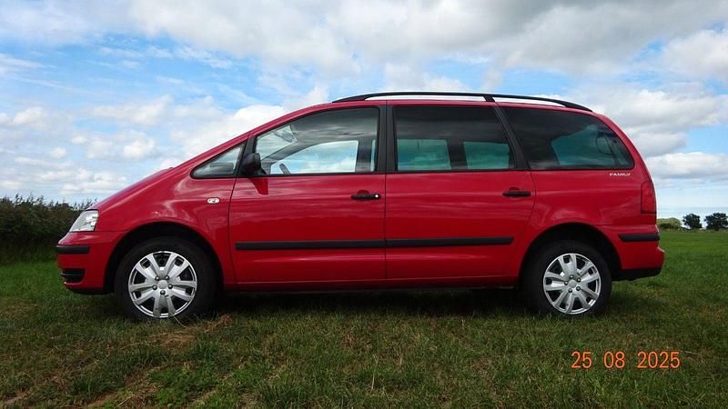 Rot Gebraucht 2001 VW Sharan Comfortline Van / Kleinbus | 2.300 € (Fairer Preis) - Bild 1/4