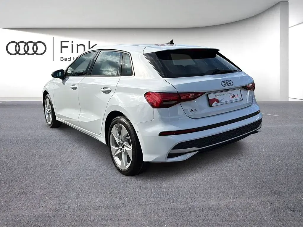 Gebraucht Audi A3 Advanced Plus 150 PS (110 kW) 2025 Gletscherweiß metallic Limousine