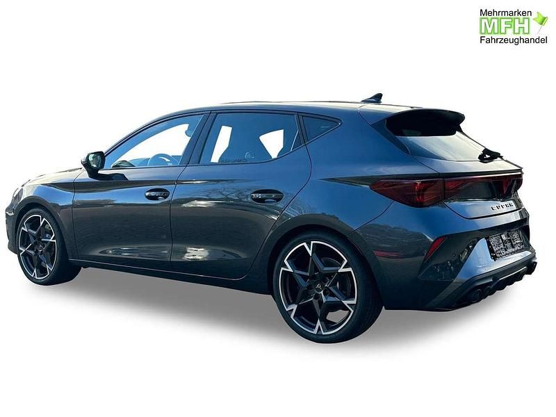 Neu Cupra Leon VZ 300 PS (220 kW) 2025 Wählbar Limousine