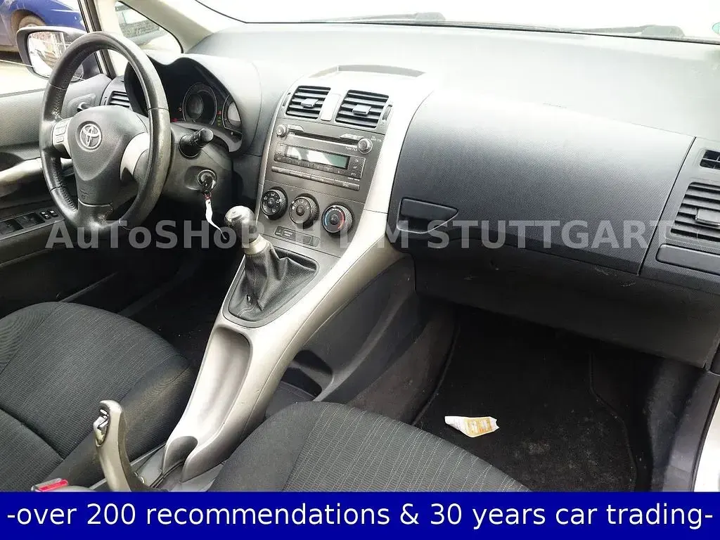 Gebraucht Toyota Auris Luna 124 PS (91 kW) 2007 Silber Kleinwagen