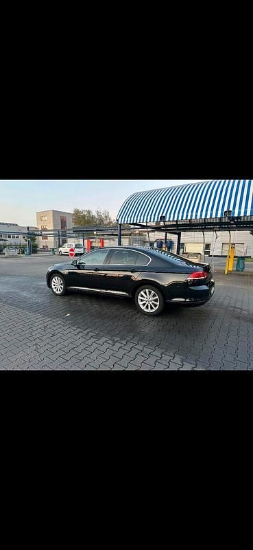Gebraucht VW Passat 125 PS (91 kW) 2015 Schwarz Limousine