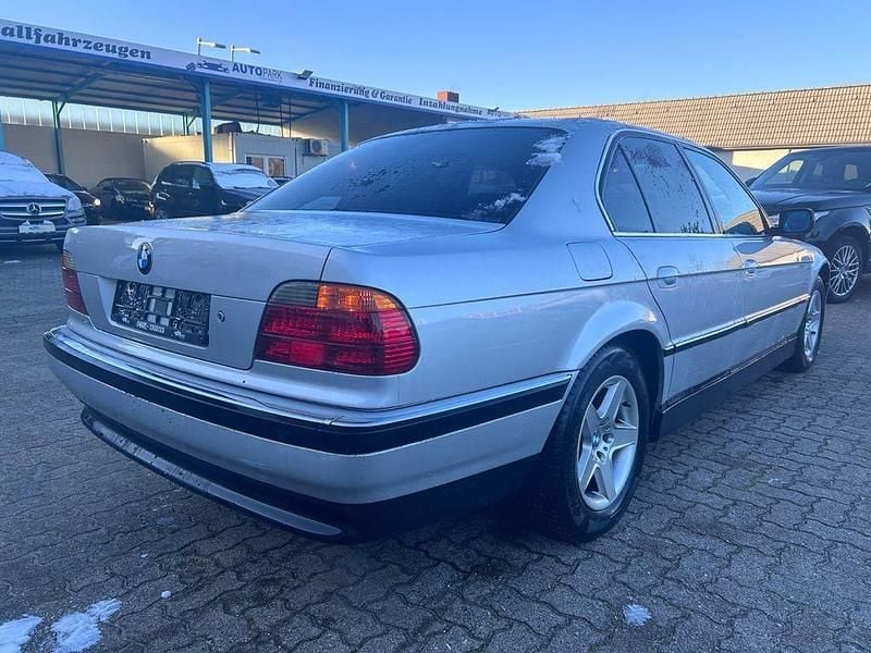 Gebraucht BMW 728 193 PS (141 kW) 1999 Silber Limousine