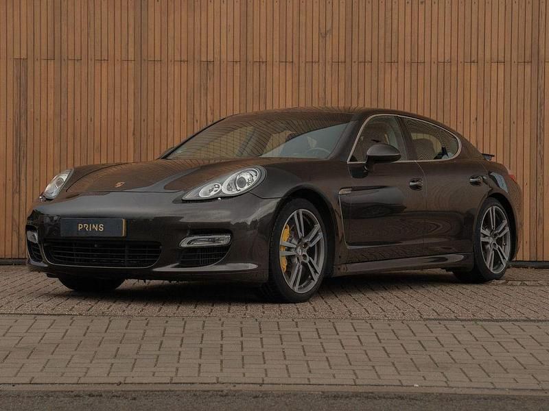Grau Gebraucht 2010 Porsche Panamera Turbo Limousine | 21.500 € (Superpreis) - Bild 1/4