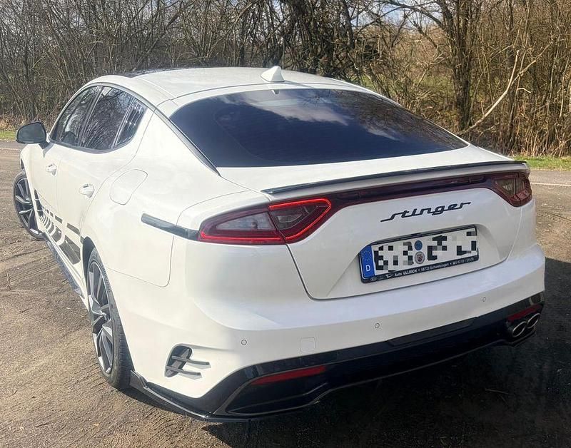 Gebraucht Kia Stinger GT-Line 200 PS (147 kW) 2017 Weiß Kleinwagen