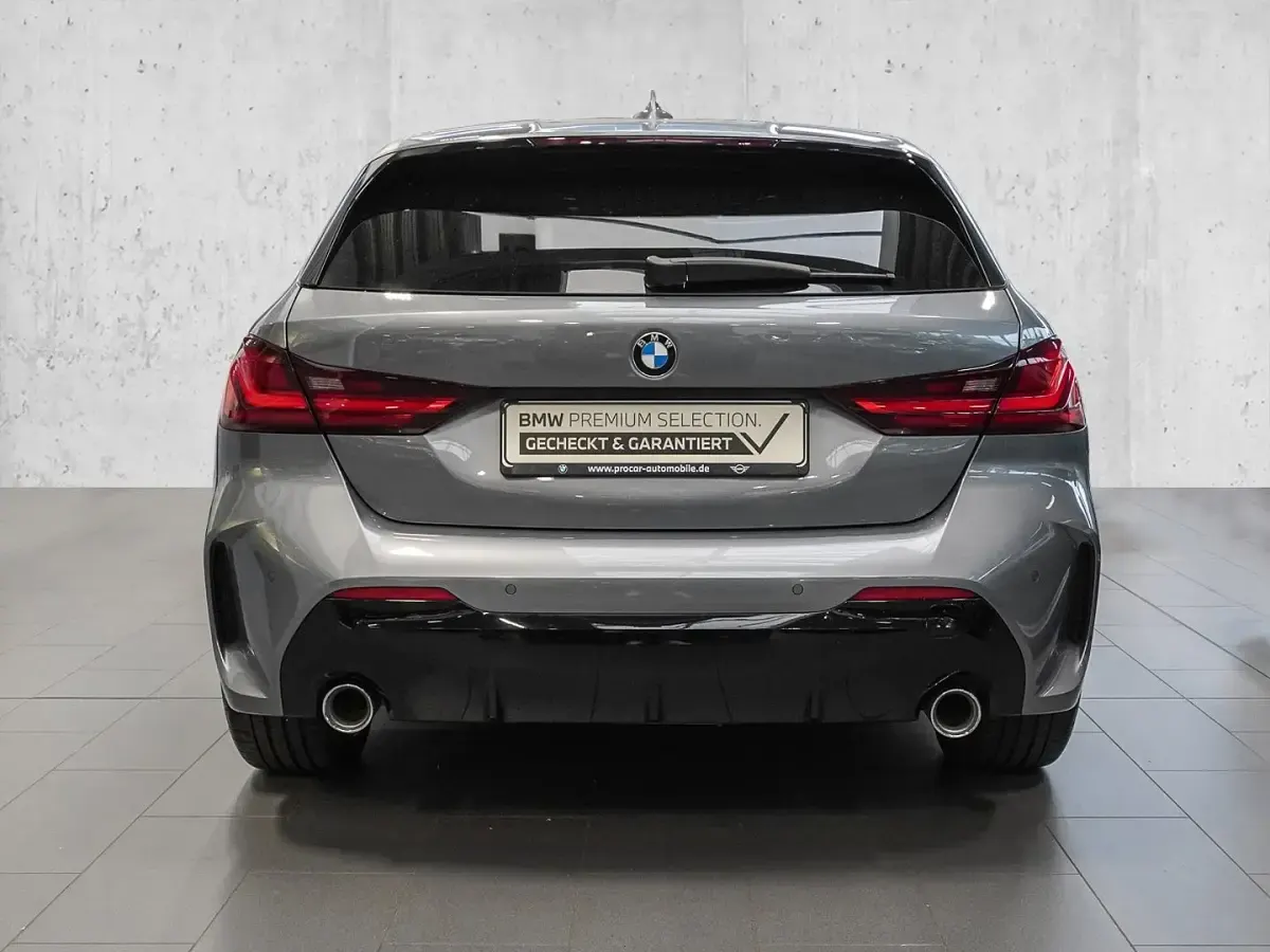 Gebraucht BMW 120 M Sport 190 PS (139 kW) 2022 Grau Kleinwagen