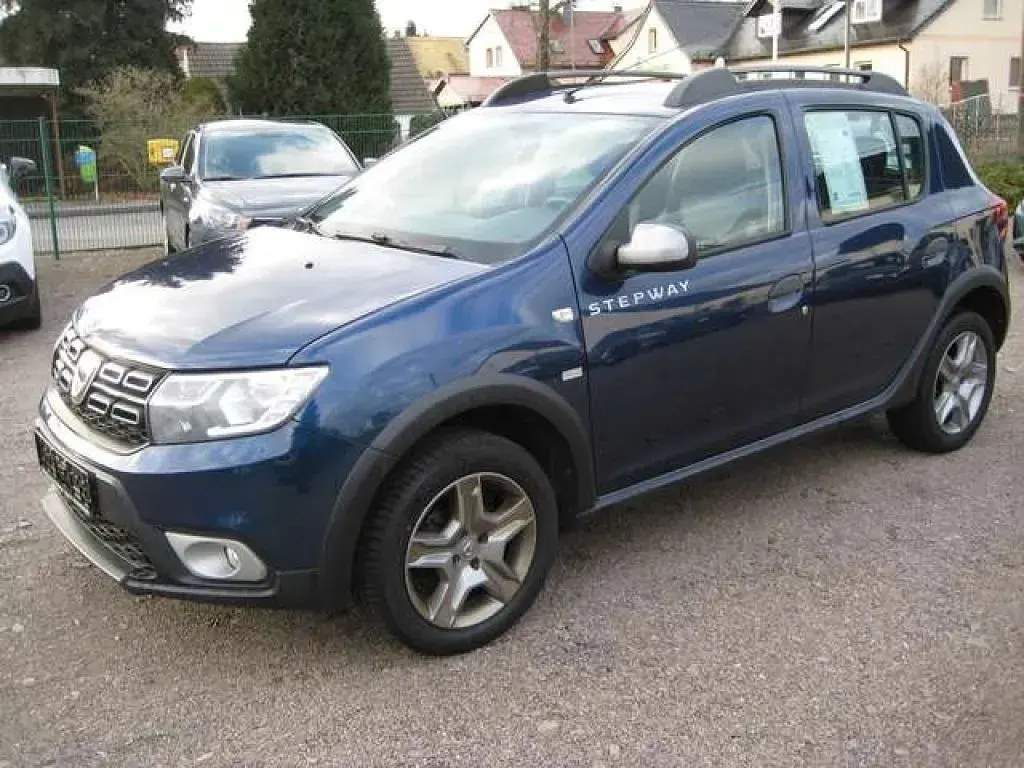 Gebraucht Dacia Sandero Stepway Ambiance 90 PS (66 kW) 2017 Blau cosmos Kleinwagen