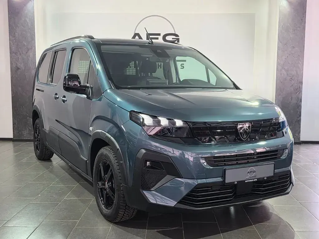 Gebraucht Peugeot Rifter Allure 131 PS (96 kW) 2025 Blau Van / Kleinbus