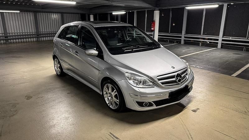 Silber Gebraucht 2005 Mercedes B200 Van / Kleinbus | 3.750 € (Superpreis) - Bild 1/4