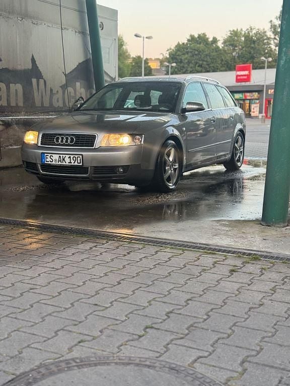 Grau Gebraucht 2003 Audi A4 Performance Kombi | 2.500 € (Fairer Preis) - Bild 1/4
