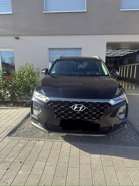 Gebraucht Hyundai Santa Fe Premium 185 PS (136 kW) 2019 Schwarz SUV