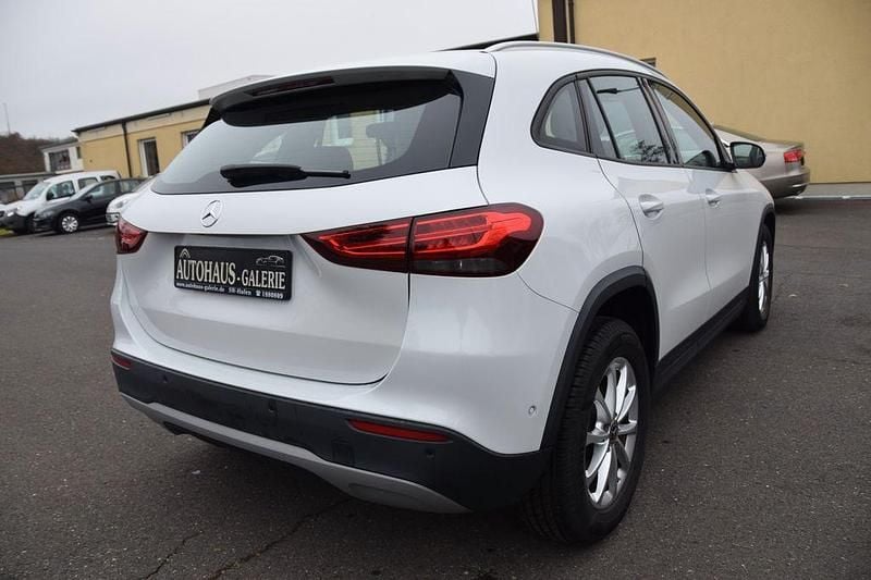 Gebraucht Mercedes GLA200 150 PS (110 kW) 2022 Silber SUV