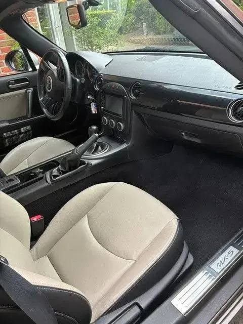 Gebraucht Mazda MX5 Sendo 126 PS (92 kW) 2014 Grau Cabrio
