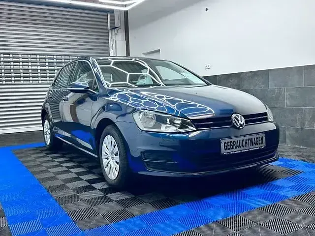 Gebraucht VW Golf VII Trendline 86 PS (63 kW) 2016 Blau Limousine