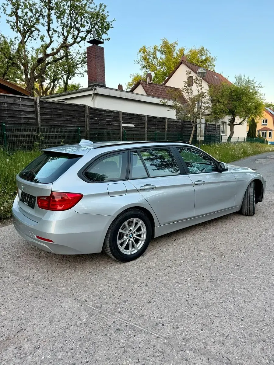Gebraucht BMW 320 184 PS (135 kW) 2012 Silber Kombi