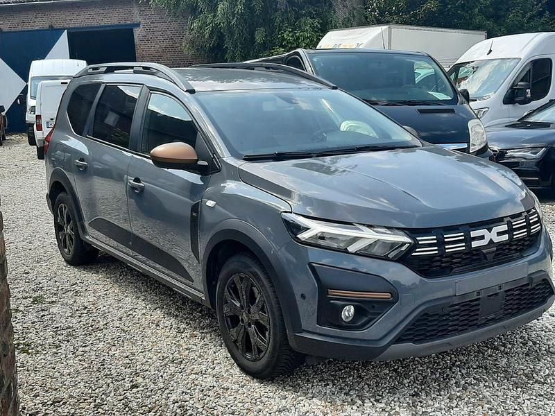 Gebraucht Dacia Jogger Extreme 94 PS (69 kW) 2023 Grau Van / Kleinbus