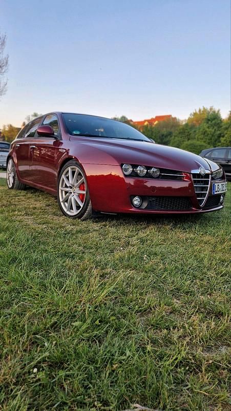 Andere farben Gebraucht 2010 Alfa Romeo 159 Kombi | 5.200 € (Teuer) - Bild 1/4