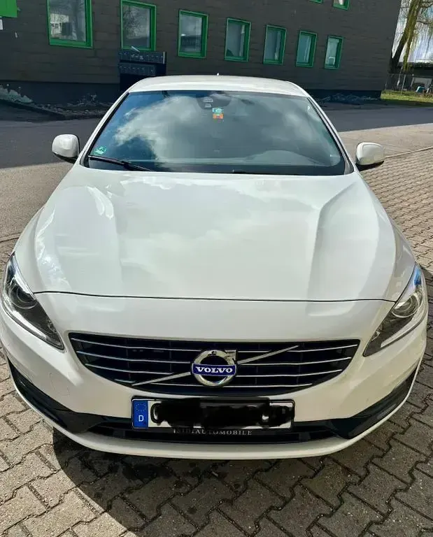 Gebraucht Volvo V60 Linje Svart 150 PS (110 kW) 2018 Weiß Kombi