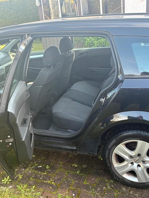 Brugt Opel Astra 101 HK (74 kW) 2009 Sort Stationcar