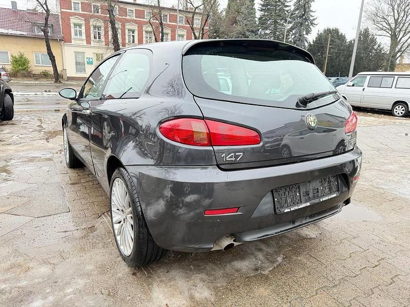 Gebraucht Alfa Romeo 147 120 PS (88 kW) 2007 Schwarz Kleinwagen