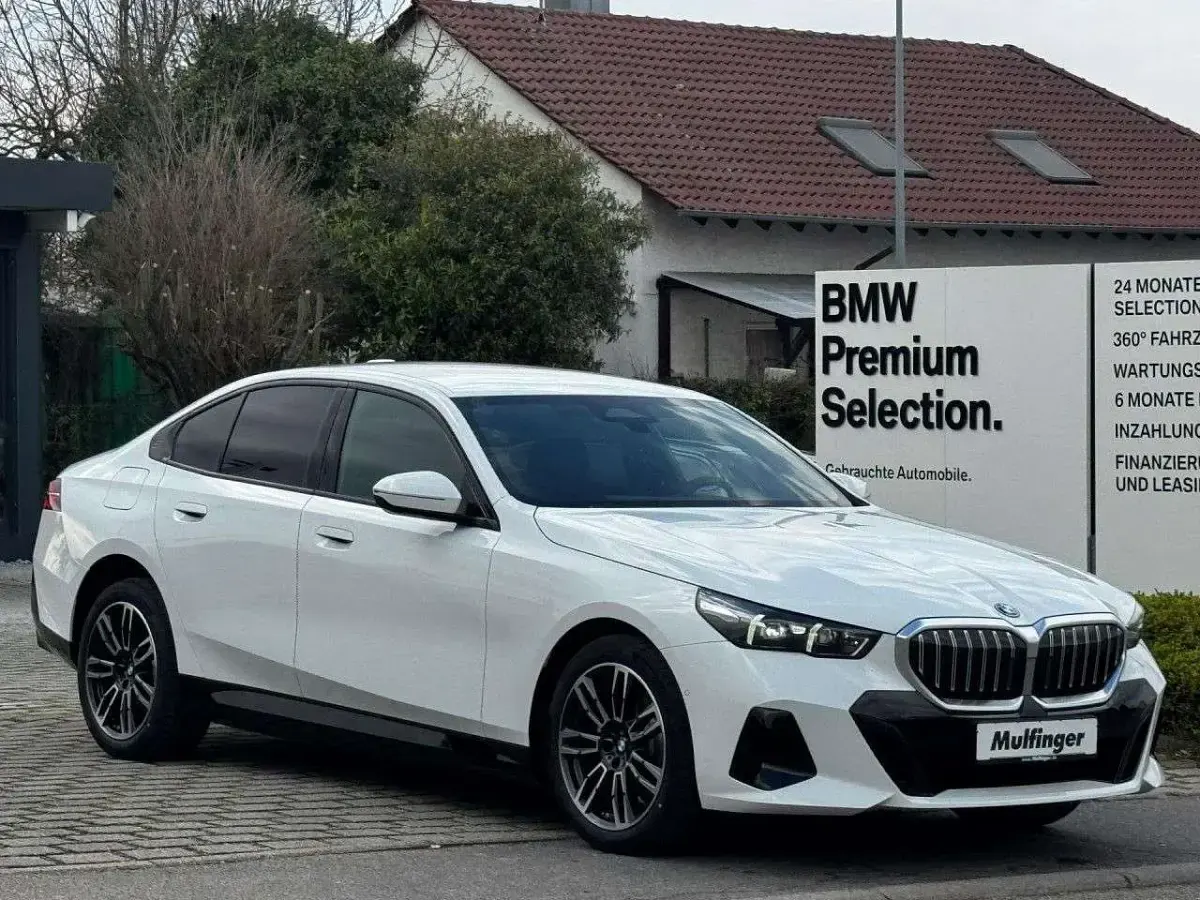 Neu BMW 530e M Sport 190 PS (139 kW) 2026 Alpinweiss Limousine