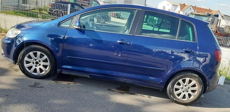 Blau Gebraucht 2005 VW Golf IV Kleinwagen | 4.449 € - Bild 1/4