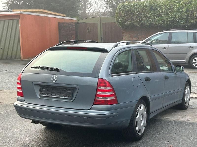 Gebraucht Mercedes C180 143 PS (105 kW) 2005 Grau Kombi
