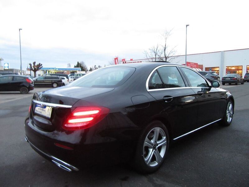 Gebraucht Mercedes E350 258 PS (189 kW) 2017 Schwarz Limousine