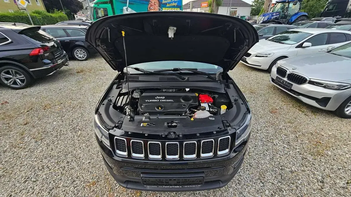 Gebraucht Jeep Compass Longitude 140 PS (102 kW) 2020 Diamond black crystal p/c SUV