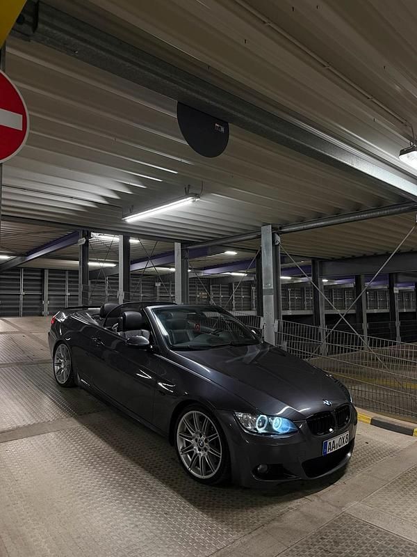 Grau Gebraucht 2007 BMW 335 Cabriolet M Sport Cabrio | 15.500 € (Fairer Preis) - Bild 1/4