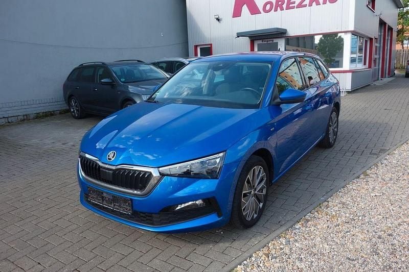 Blau Gebraucht 2021 Skoda Scala Clever Kleinwagen | 12.590 € (Superpreis) - Bild 1/4