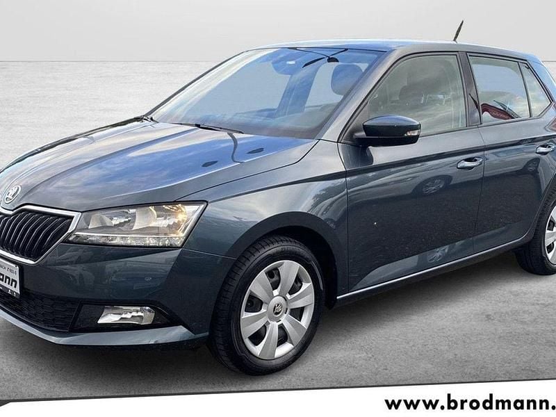 Quarzgrau Gebraucht 2021 Skoda Fabia Ambition Limousine | 15.450 € (Fairer Preis) - Bild 1/4