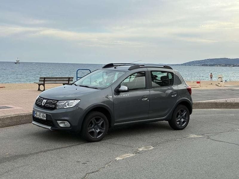 Gebraucht 2018 Dacia Sandero Celebration Kleinwagen | 7.500 € (Superpreis) - Bild 1/4