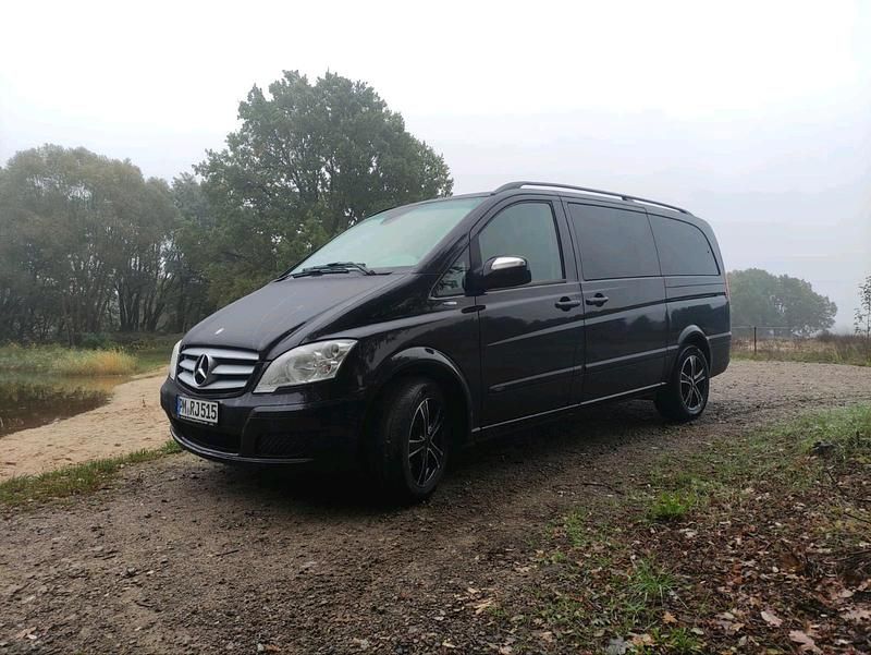 Schwarz Gebraucht 2012 Mercedes Viano Van / Kleinbus | 14.000 € (Guter Preis) - Bild 1/4
