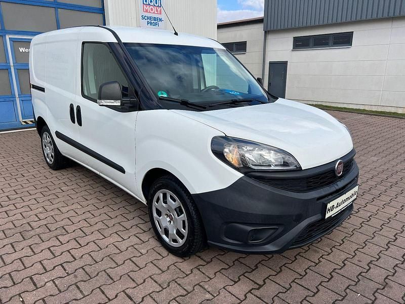 Gebraucht Fiat Doblò Basis 95 PS (69 kW) 2019 Weiß Van / Kleinbus