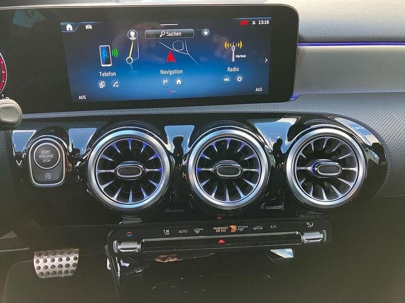 Gebraucht Mercedes A180 AMG 136 PS (100 kW) 2024 Weiß Limousine