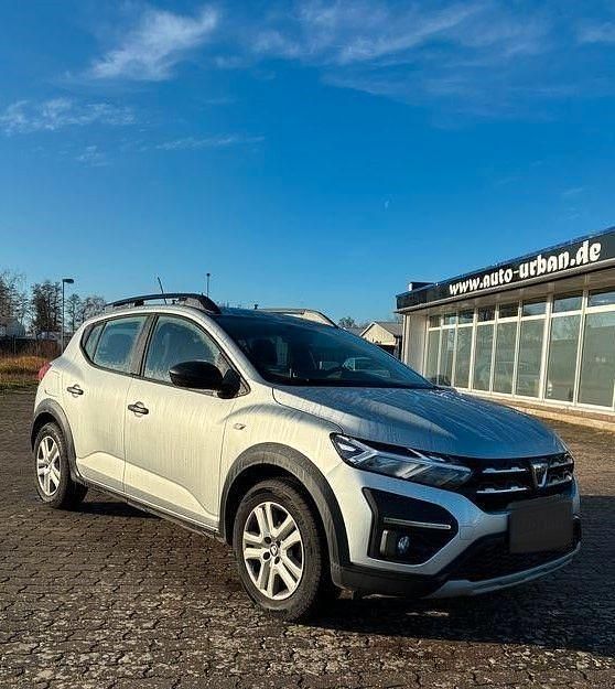 Gebraucht Dacia Sandero Essentiel 91 PS (66 kW) 2023 Grau Limousine