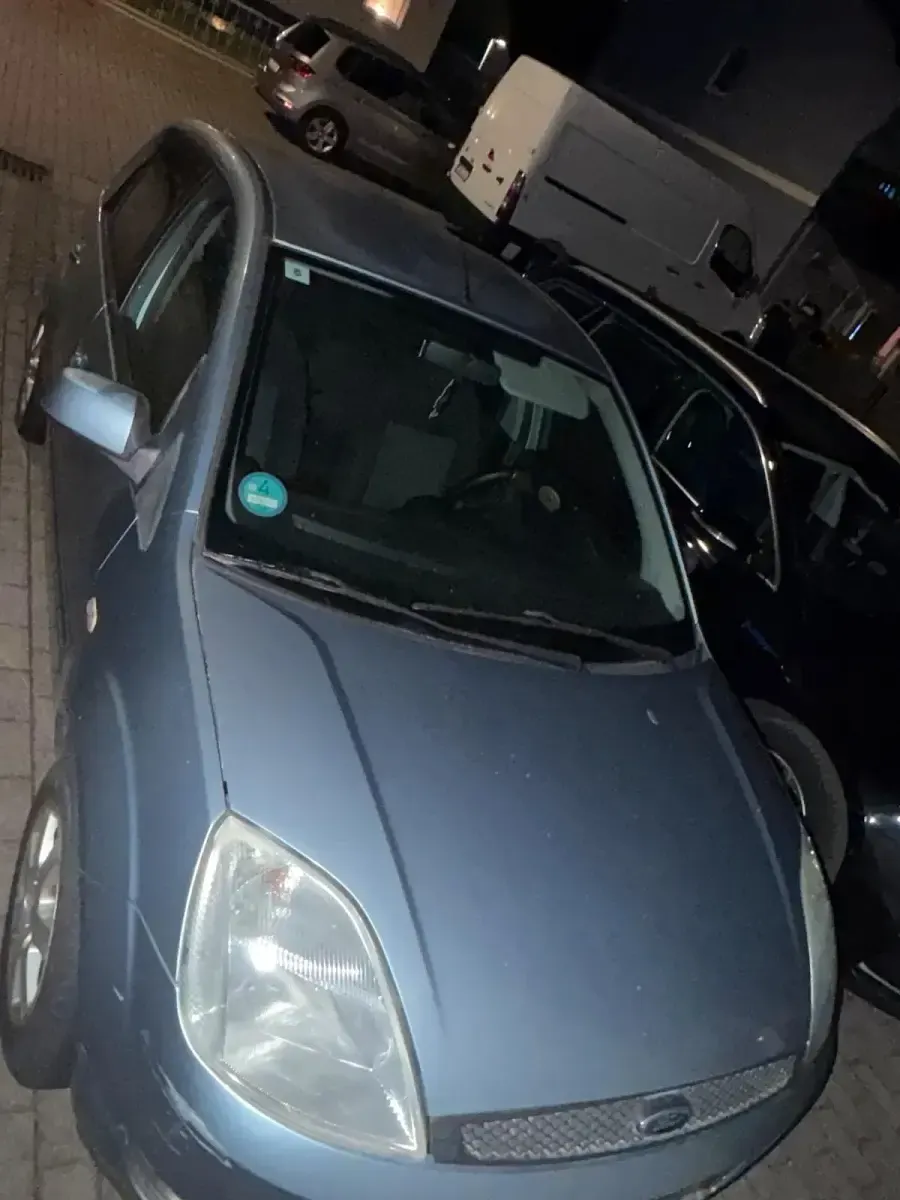 Gebraucht Ford Fiesta 81 PS (59 kW) 2006 Blau Kleinwagen
